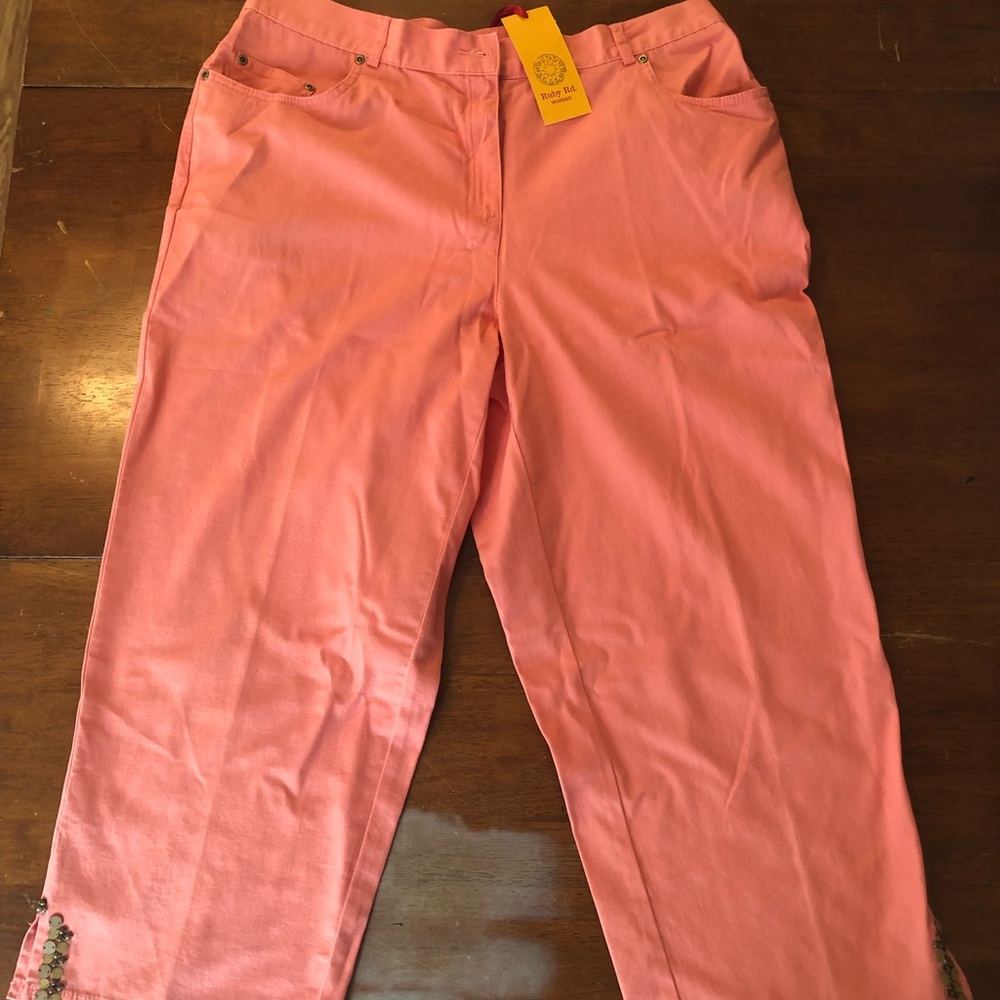 Ruby Rd Pink Colored Capris
